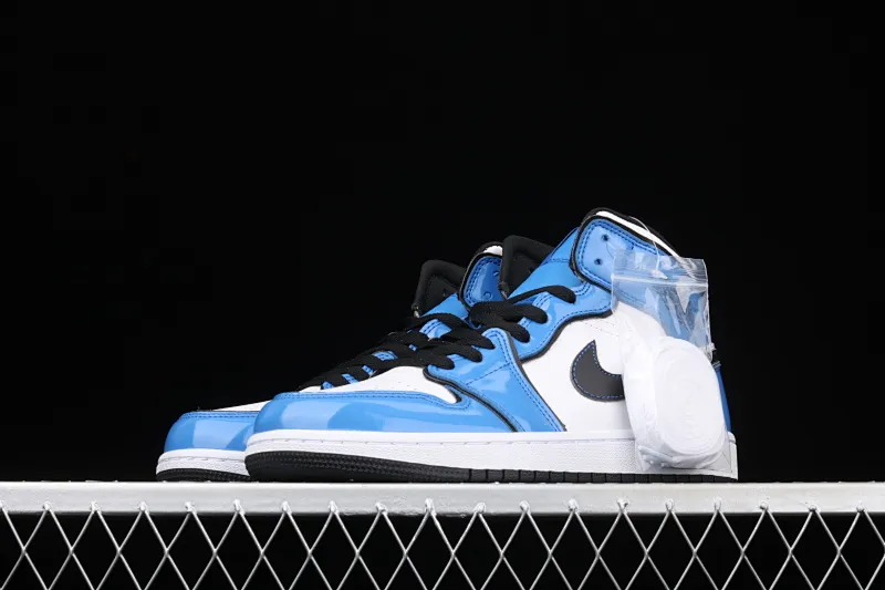 All categories Air Jordan Jordan series basketball shoes Air Jordan 1 Mid Air Jordan 1 Mid AJ1 Joe 1 patent leather white and blue Zhongbang basketball shoes DD6834-402